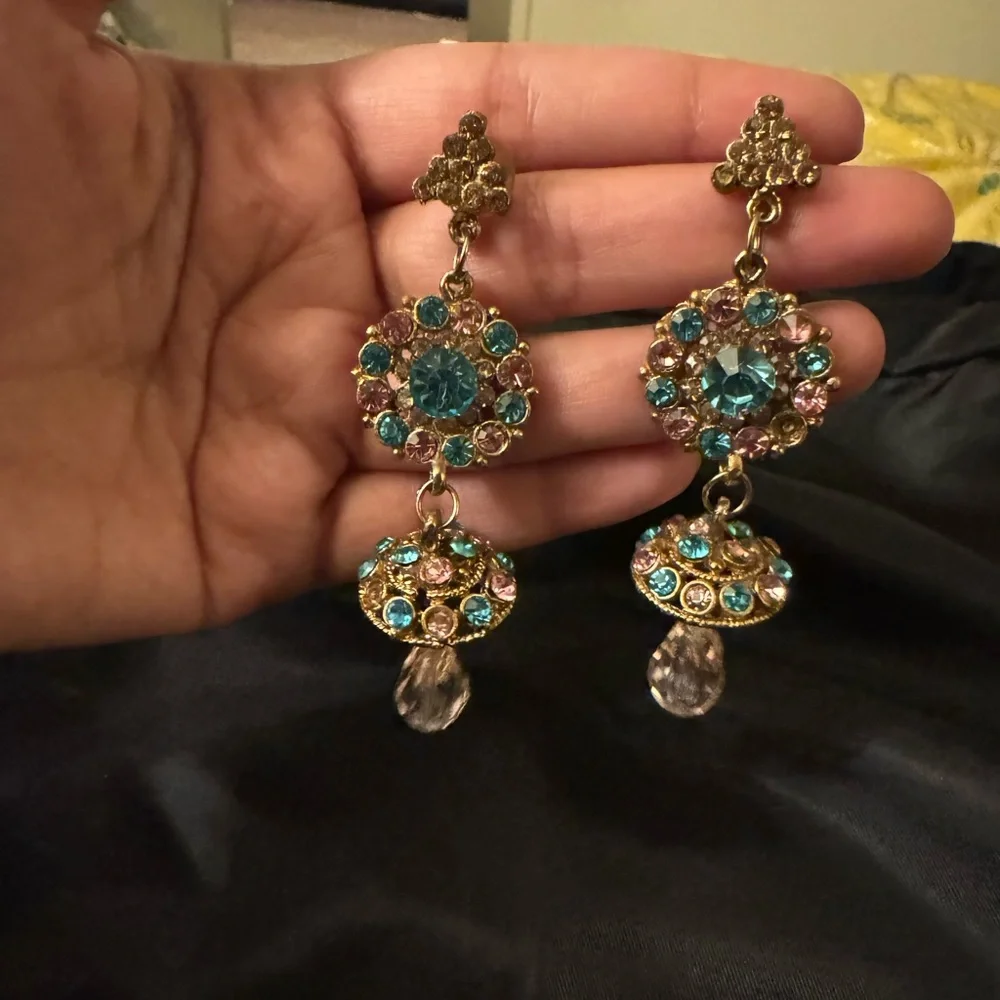 Set with earrings. - Picture 2 of 2